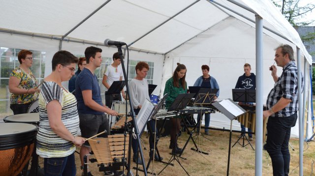 Gezamenlijke afsluiting muzikale Dorpshoes gebruikers (woensdag 10 juli 2019)